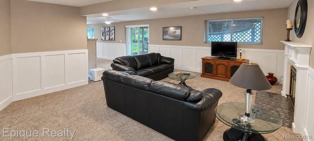3278 Schoolhouse Drive, Waterford Charter Township, MI 48329