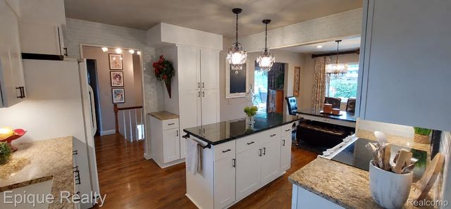 3278 Schoolhouse Drive, Waterford Charter Township, MI 48329