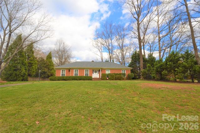 2409 Huntingtowne Farms Lane, Charlotte, NC 28210