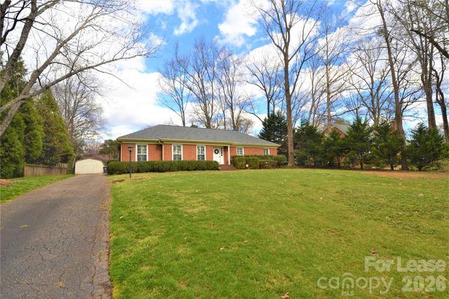 2409 Huntingtowne Farms Lane, Charlotte, NC 28210
