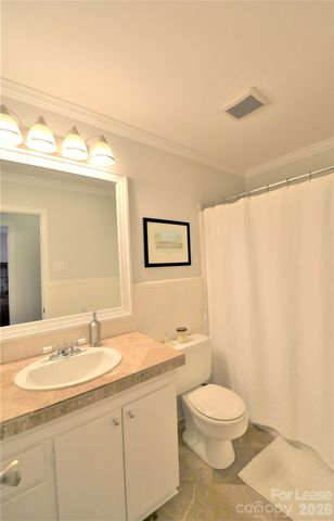 2409 Huntingtowne Farms Lane, Charlotte, NC 28210