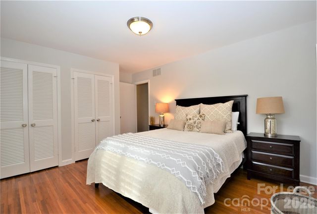 2409 Huntingtowne Farms Lane, Charlotte, NC 28210