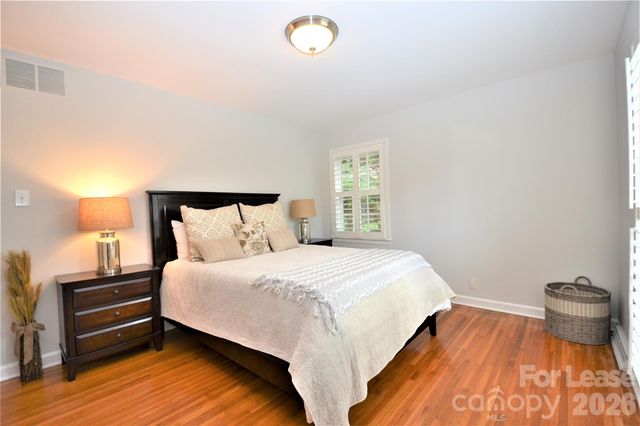 2409 Huntingtowne Farms Lane, Charlotte, NC 28210