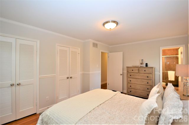 2409 Huntingtowne Farms Lane, Charlotte, NC 28210