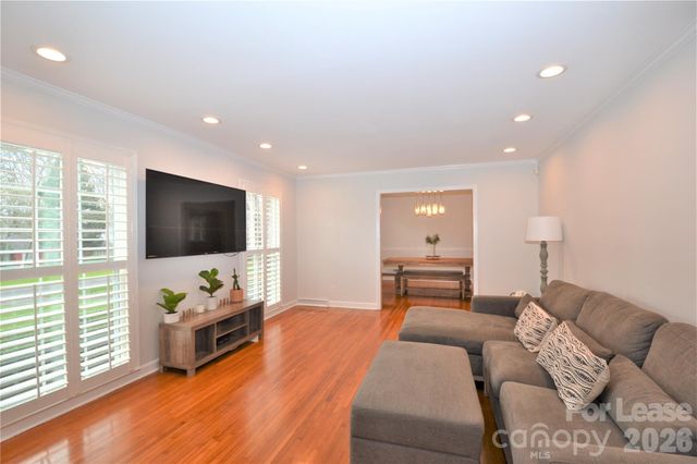 2409 Huntingtowne Farms Lane, Charlotte, NC 28210