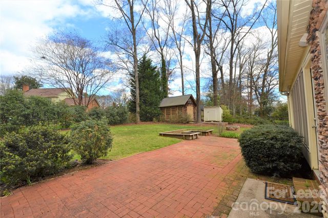 2409 Huntingtowne Farms Lane, Charlotte, NC 28210
