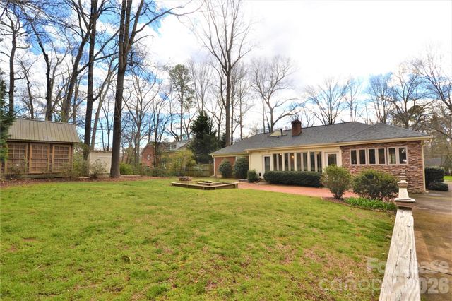 2409 Huntingtowne Farms Lane, Charlotte, NC 28210