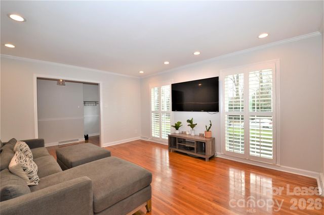 2409 Huntingtowne Farms Lane, Charlotte, NC 28210
