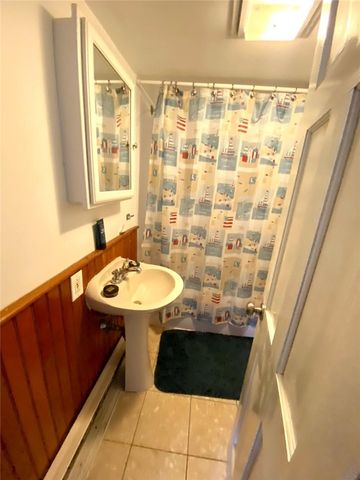 32 McAllister Street, Newport, RI 02840