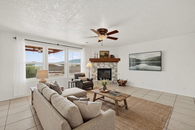 5016 Mira Vista Drive NE, Rio Rancho, NM 87144