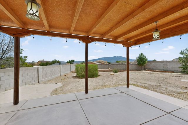 5016 Mira Vista Drive NE, Rio Rancho, NM 87144