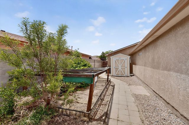 5016 Mira Vista Drive NE, Rio Rancho, NM 87144
