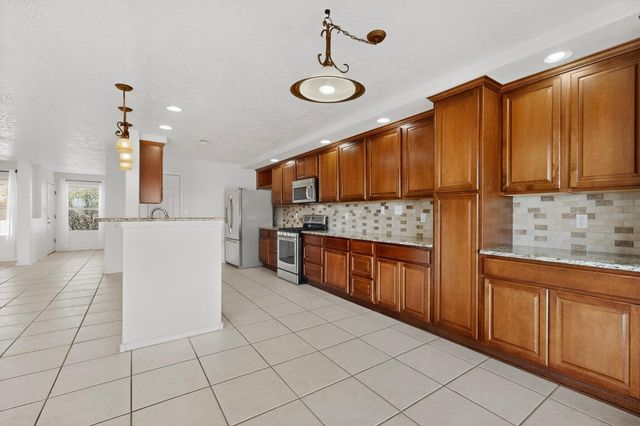 5016 Mira Vista Drive NE, Rio Rancho, NM 87144