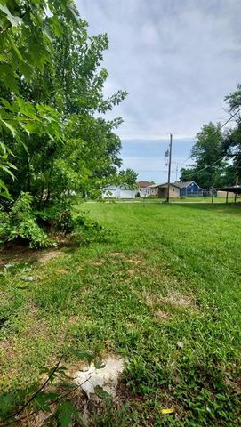 912 W 2nd Street, Pittsburg, KS 66762