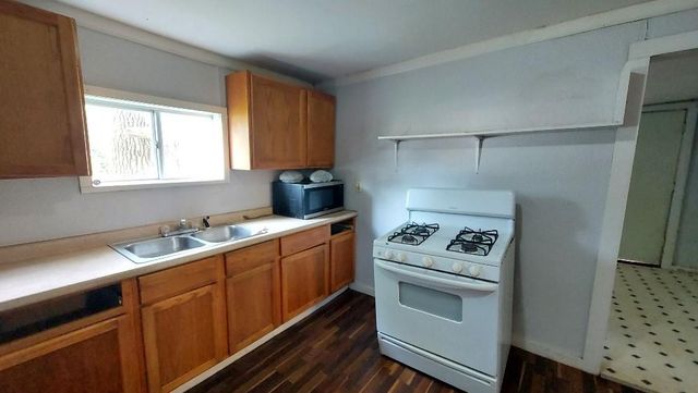 912 W 2nd Street, Pittsburg, KS 66762