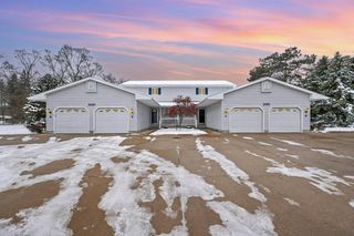 2430 Rosewood Drive B, Mount Pleasant, MI 48858