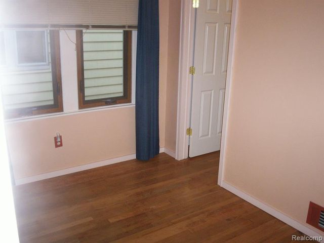 1062 1st Street, Wyandotte, MI 48192