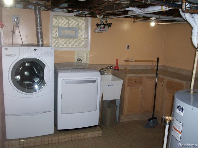 1062 1st Street, Wyandotte, MI 48192