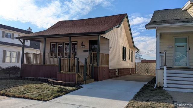 1062 1st Street, Wyandotte, MI 48192