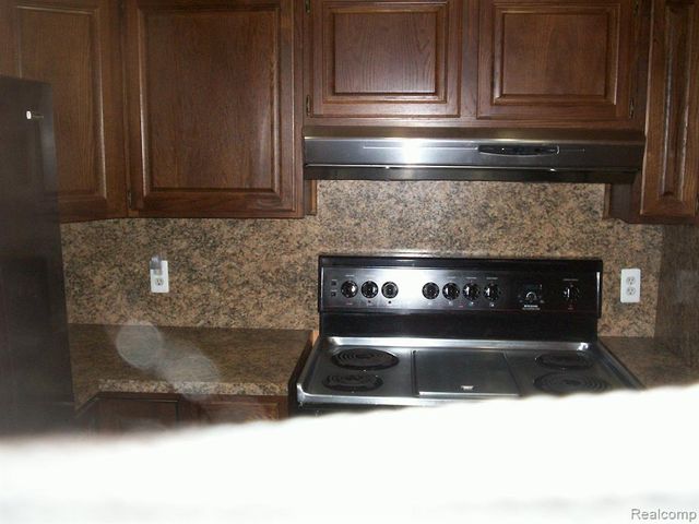 1062 1st Street, Wyandotte, MI 48192