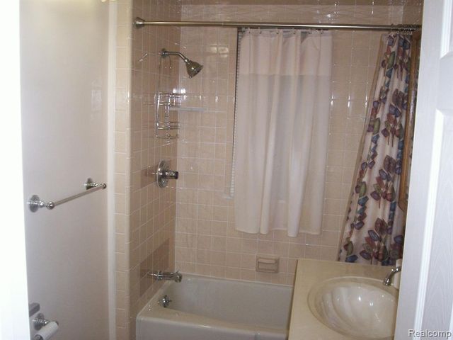 1062 1st Street, Wyandotte, MI 48192