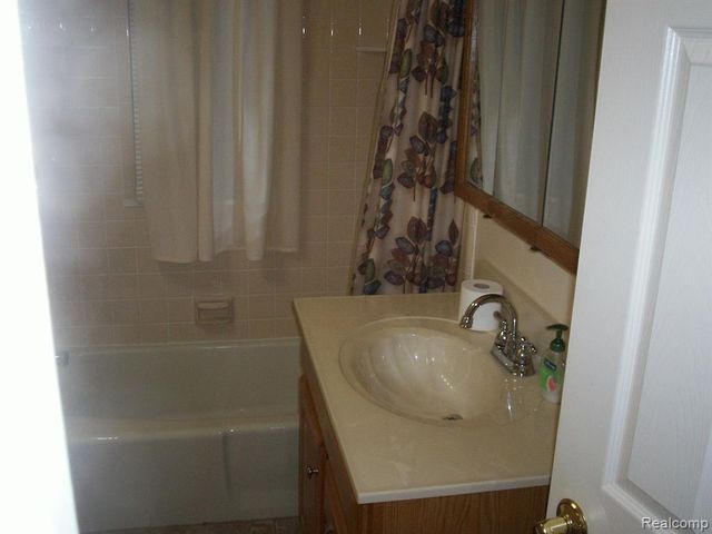 1062 1st Street, Wyandotte, MI 48192