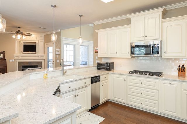 3784 Chatsworth Road, Fayetteville, AR 72703