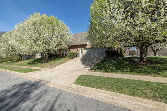 3784 Chatsworth Road, Fayetteville, AR 72703