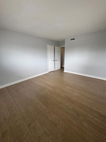 1501 Crescent Circle E45, Lake Park, FL 33403