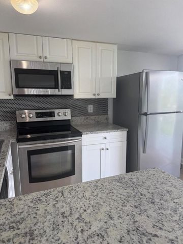 1501 Crescent Circle E45, Lake Park, FL 33403