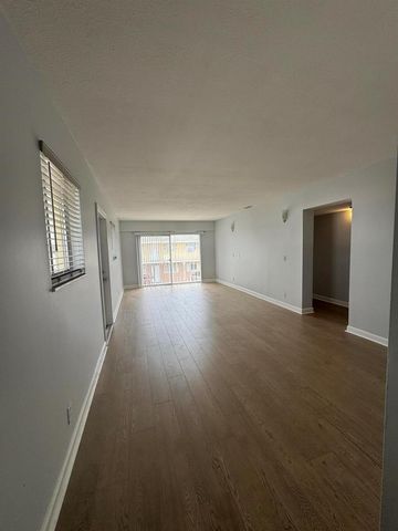 1501 Crescent Circle E45, Lake Park, FL 33403