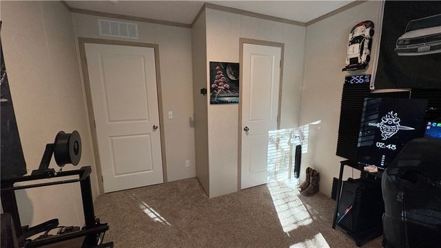 221 Reston Rd, Imperial, PA 15126