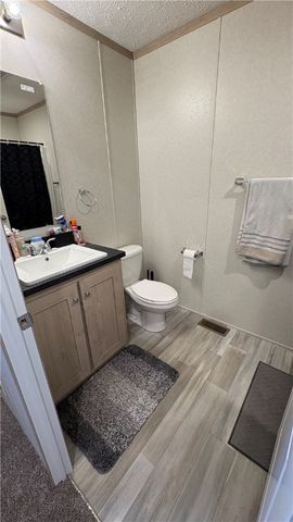 221 Reston Rd, Imperial, PA 15126