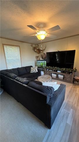 221 Reston Rd, Imperial, PA 15126