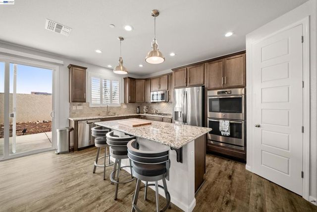 356 Coolcrest Dr, Oakley, CA 94561