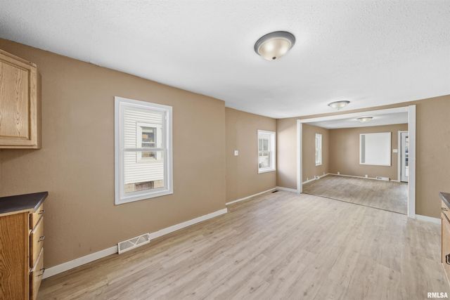 289 DERBY Street, Pekin, IL 61554