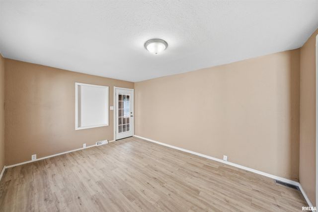 289 DERBY Street, Pekin, IL 61554