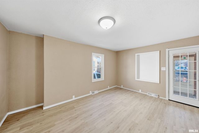 289 DERBY Street, Pekin, IL 61554