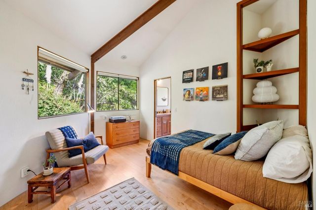 155 De Burgh Dr, San Anselmo, CA 94960