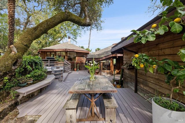 155 De Burgh Dr, San Anselmo, CA 94960