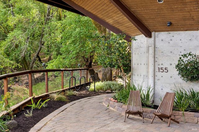 155 De Burgh Dr, San Anselmo, CA 94960