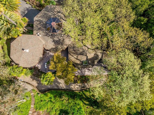 155 De Burgh Dr, San Anselmo, CA 94960