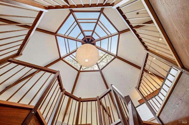 155 De Burgh Dr, San Anselmo, CA 94960