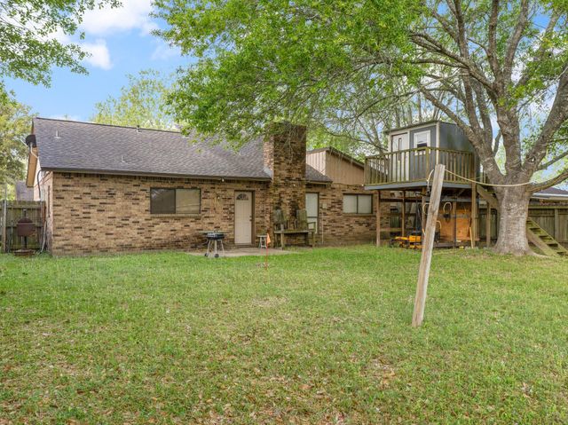 13 Columbella Street, Bay City, TX 77414