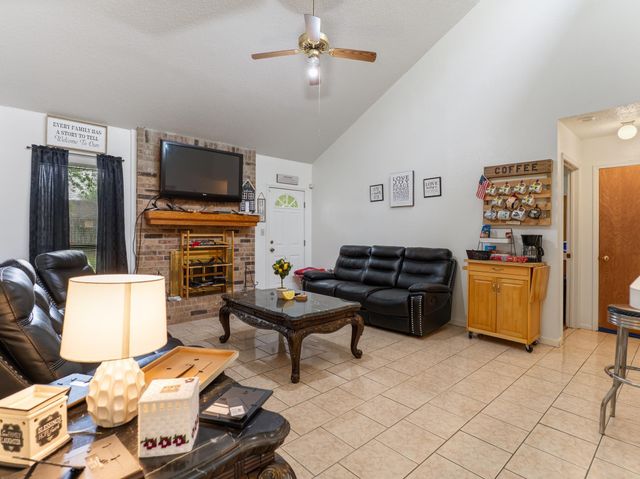 13 Columbella Street, Bay City, TX 77414