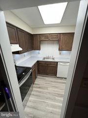 2049 LUCAS LN, Voorhees, NJ 08043