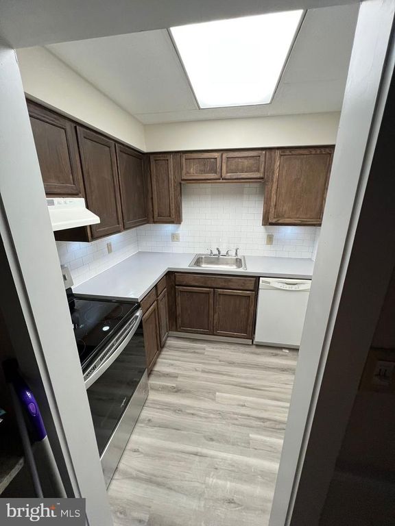 2049 LUCAS LN, Voorhees, NJ 08043