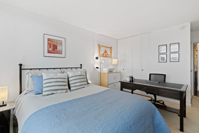 1555 N Sandburg Terrace 607K, Chicago, IL 60610