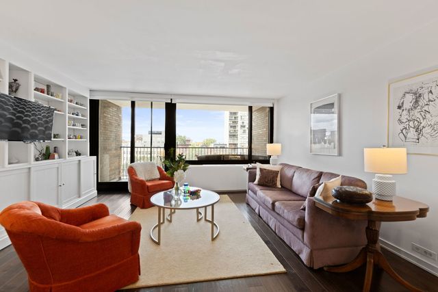 1555 N Sandburg Terrace 607K, Chicago, IL 60610