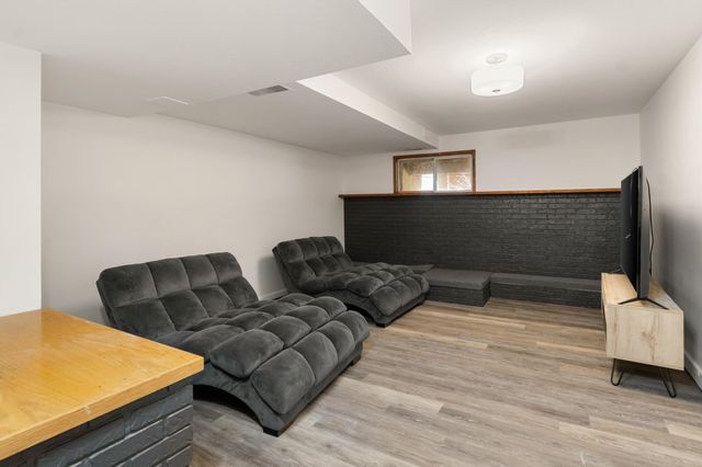 388 College St Apt 4, Burlington, VT 05401